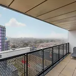 Apartment Near Wembley With Beautiful Views