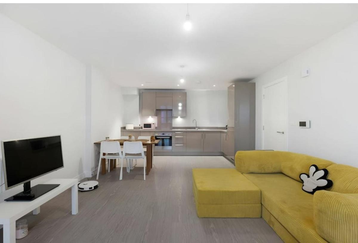 Appartamento Near Wembley With Beautiful Views Londra