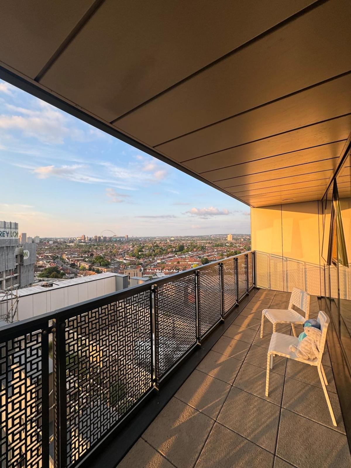 Near Wembley With Beautiful Views Appartamento